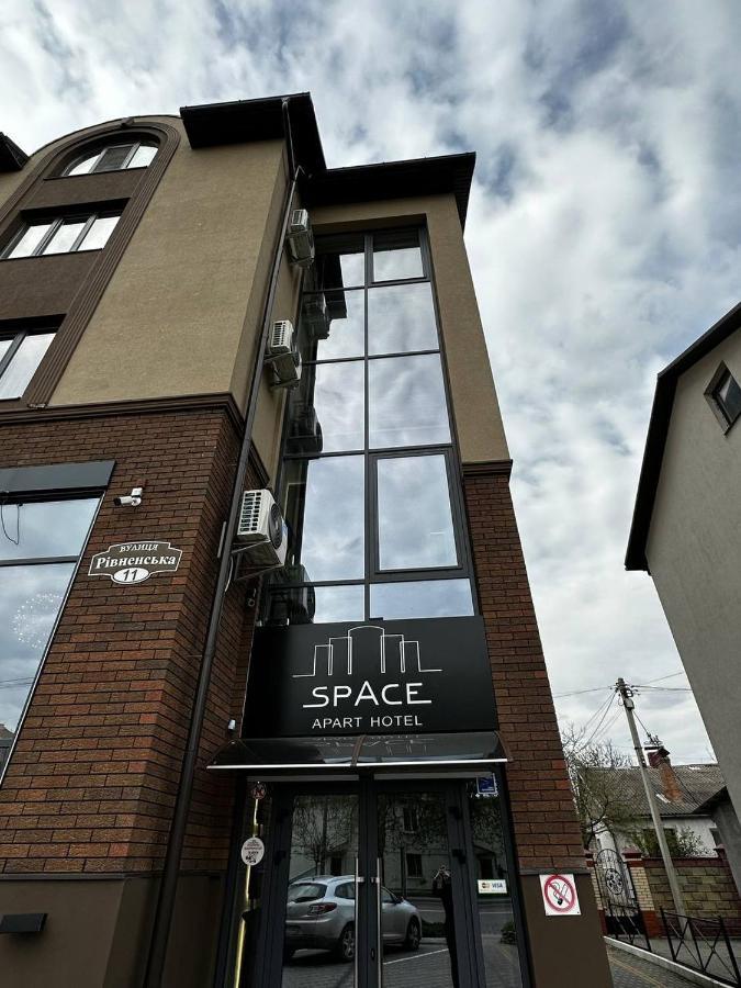Space Apart Hotel Lutsʼk Exterior foto