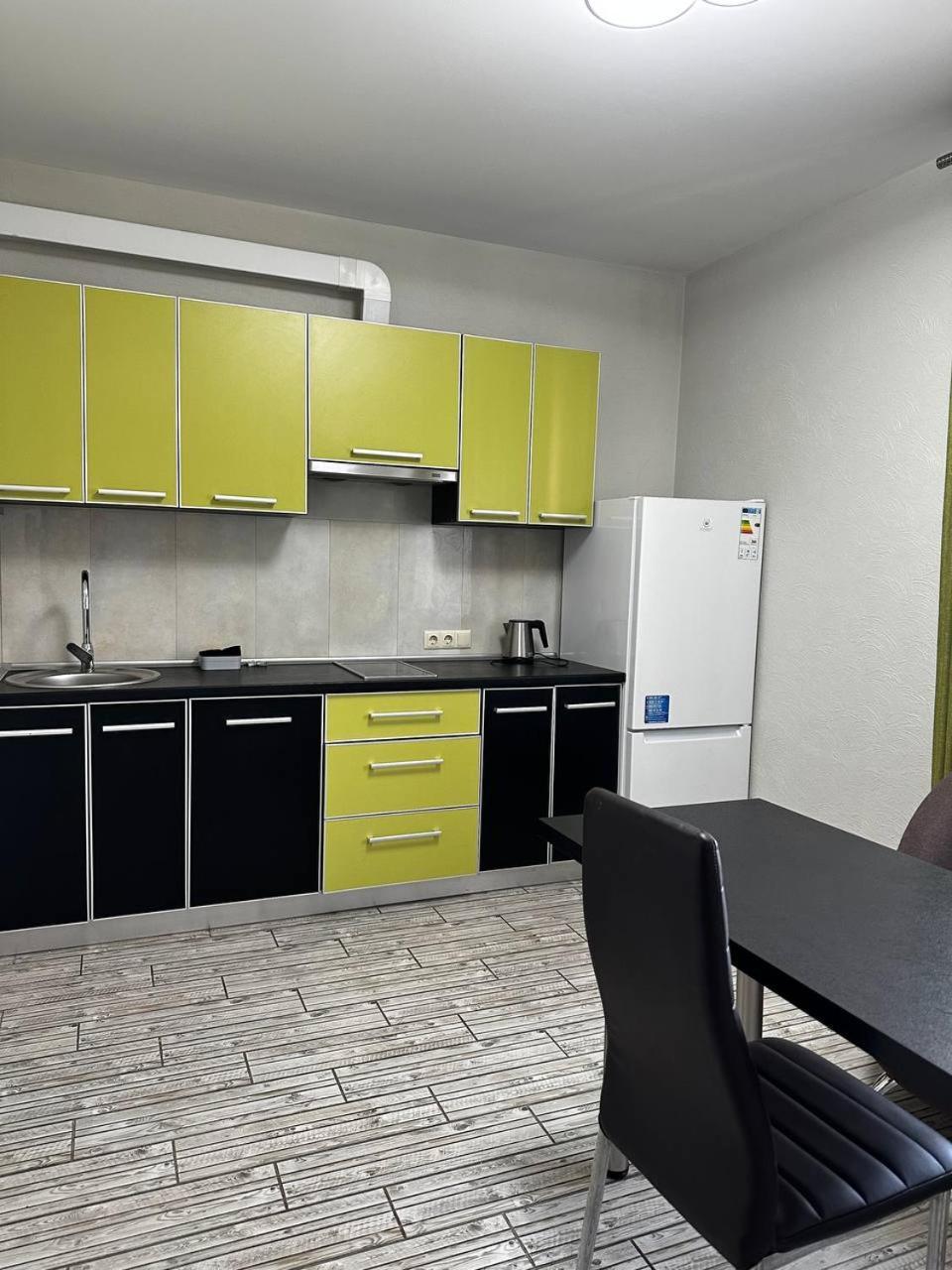 Space Apart Hotel Lutsʼk Quarto foto